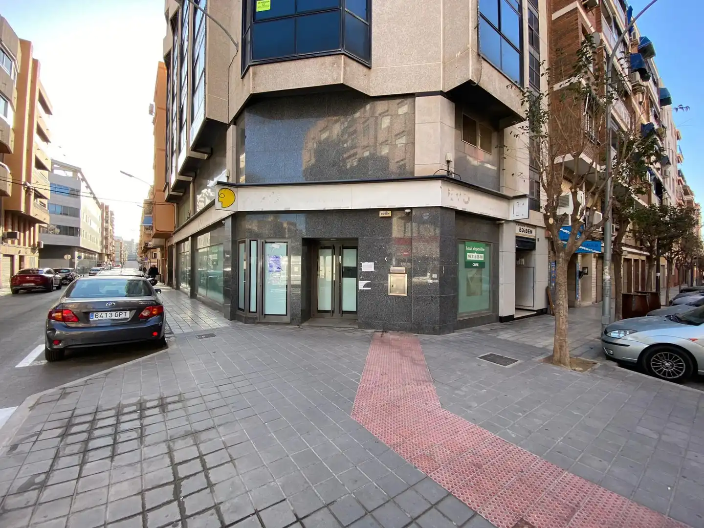 Local comercial en venta en Calle CARRATALA 43