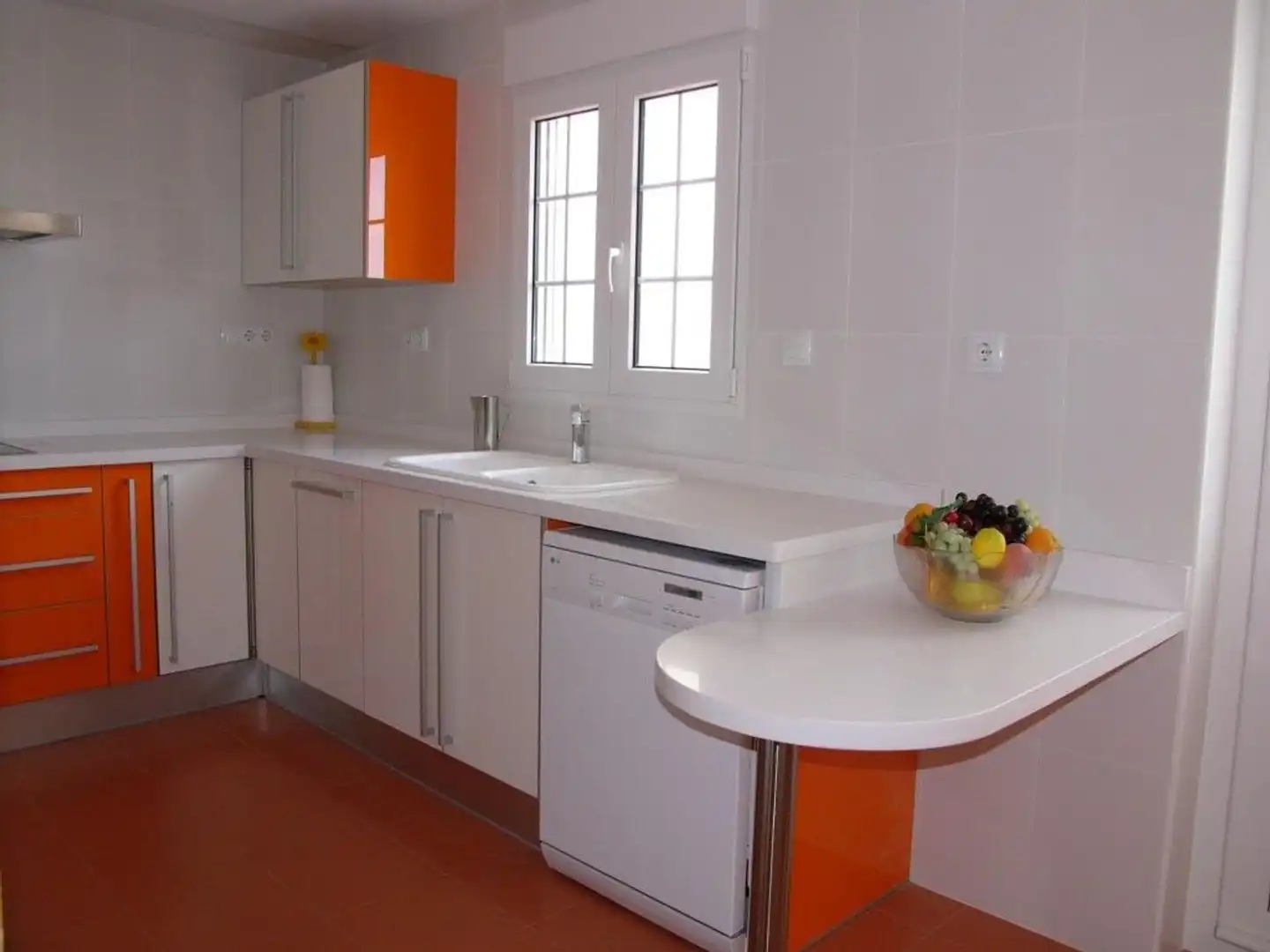 Cocina de Casa adosada en venta en El Puig de Santa Maria con Aire acondicionado, Calefacción y Jardín privado