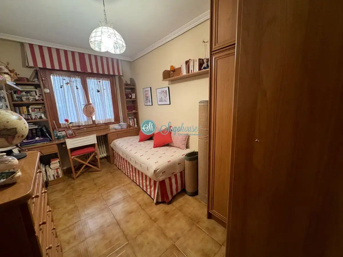 Habitación de Piso en venta en Segovia con Calefacción, Terraza y Trastero