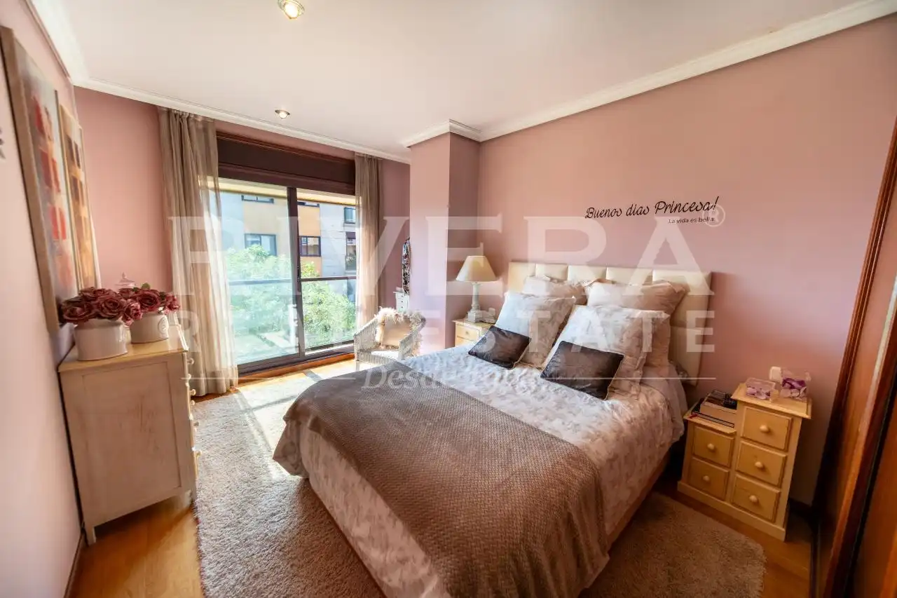 Bedroom of Flat for sale in Vigo   with Heating, Parquet flooring and Storage room