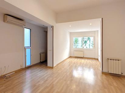 Exterior view of Flat for sale in  Barcelona Capital  with Air Conditioner