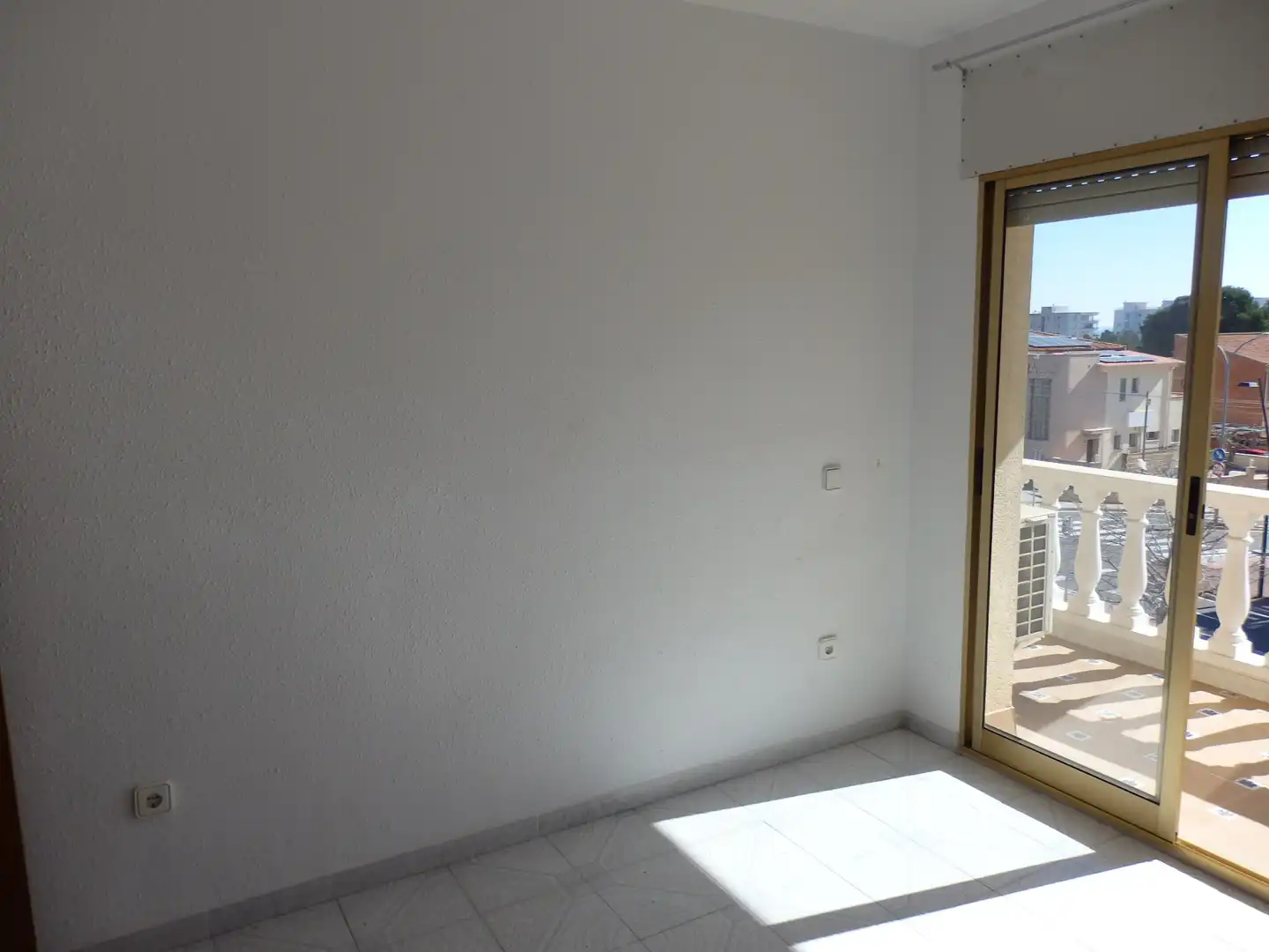 Maisonette zum Verkauf in Mont-roig del Camp mit Terrasse, Abstellraum und Möbliert
