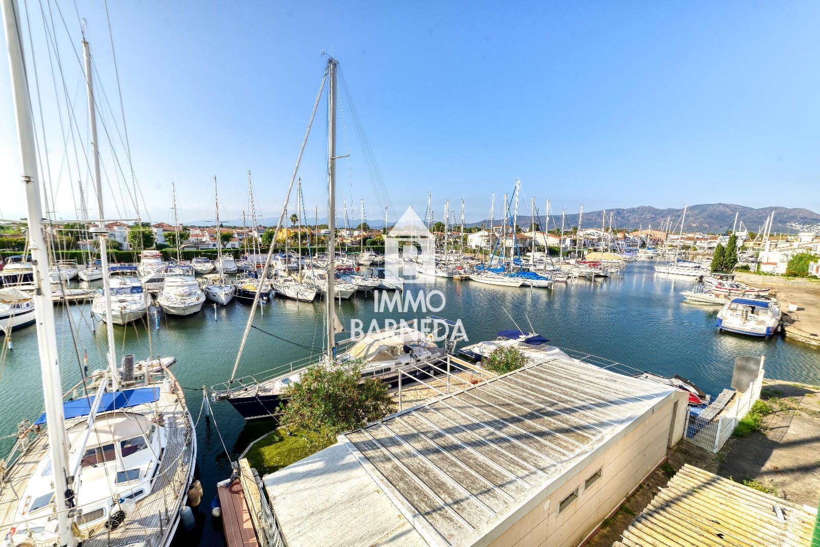 Parking of Flat for sale in Empuriabrava  with Air Conditioner, Heating and Terrace