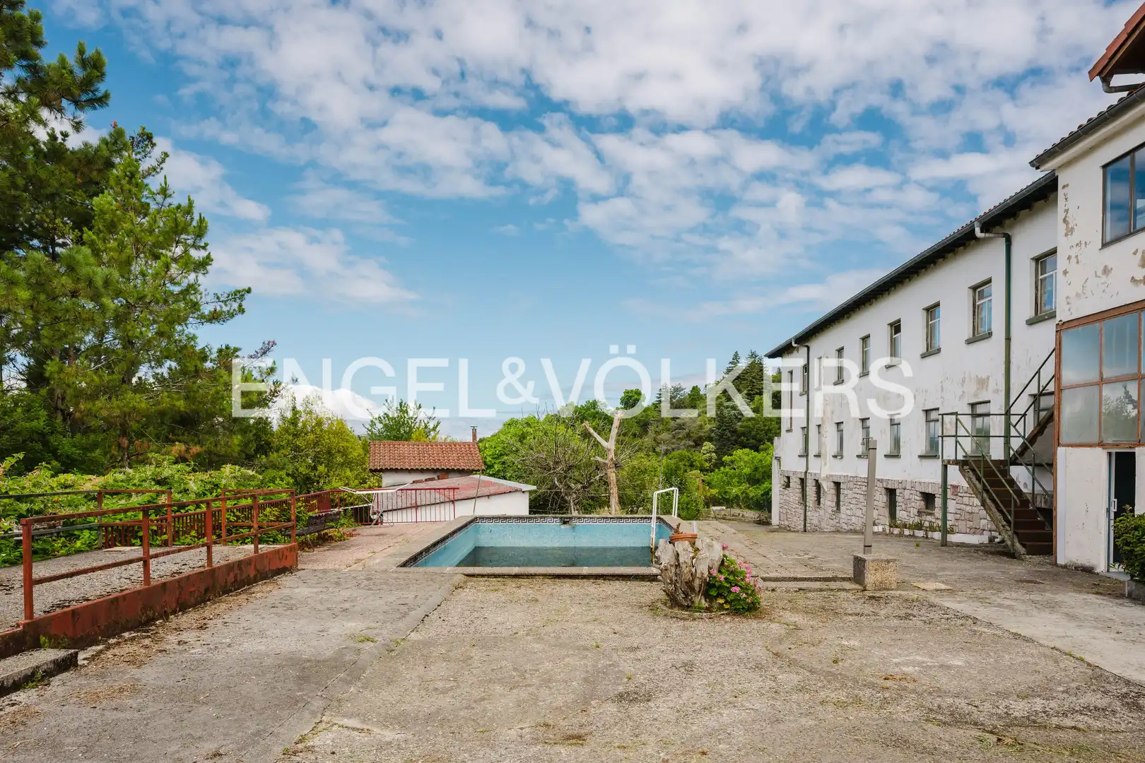 Exterior view of Houses for sale in Donostia - San Sebastián   with Air Conditioner, Heating and Private garden