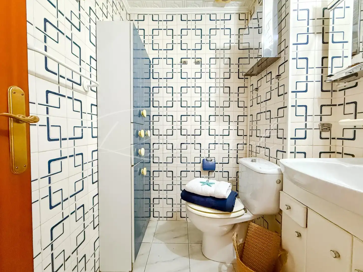 Bathroom of Flat for sale in Centre