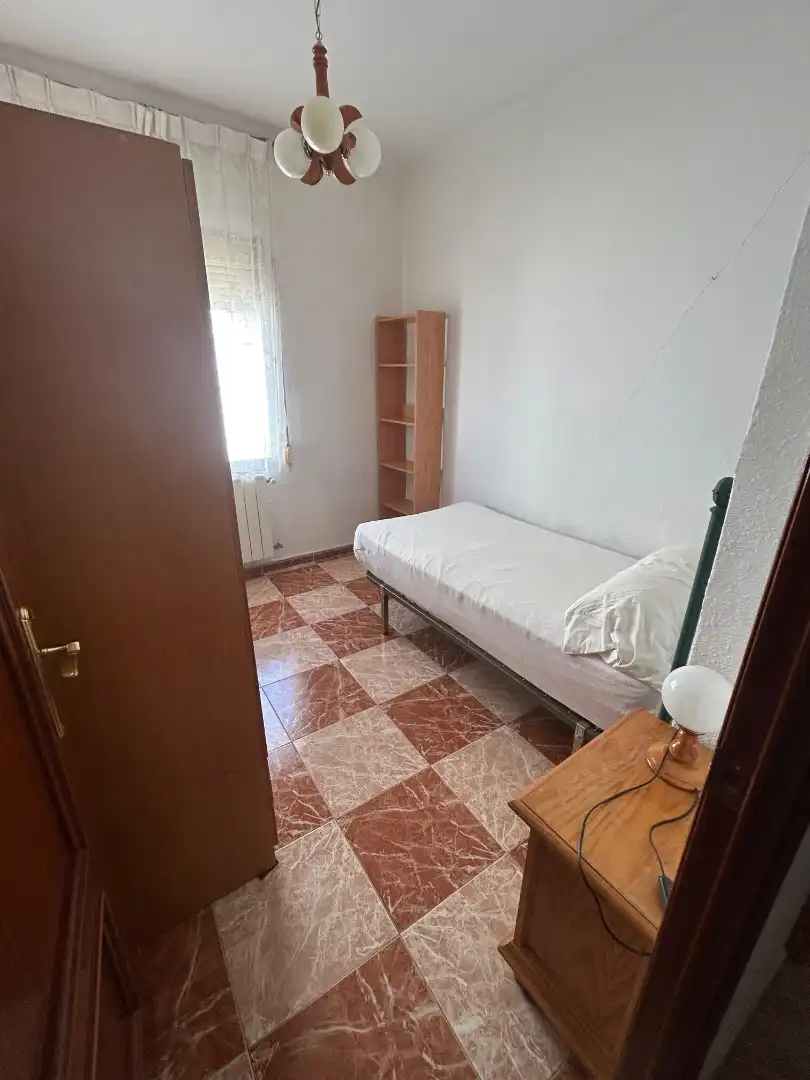 Habitación de Piso de alquiler en Badajoz con Calefacción y Amueblado