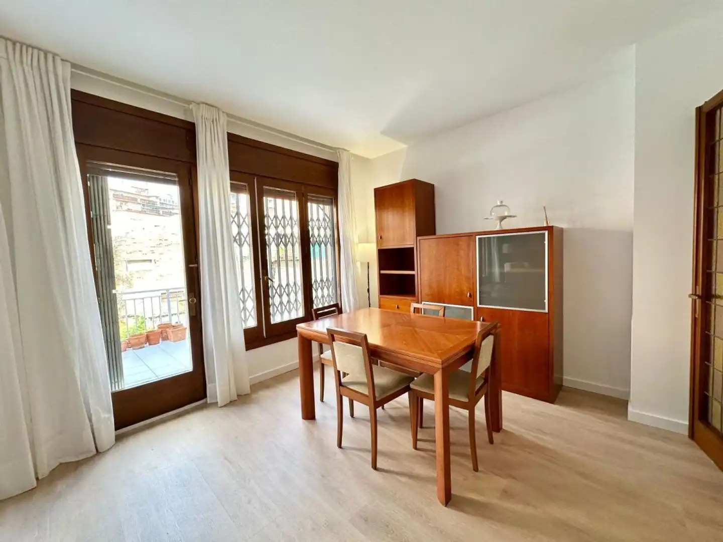 Exterior view of Flat for share in Centre - Sant Josep - Sanfeliu