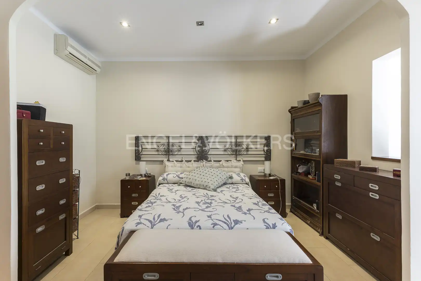 Bedroom of Houses for sale in Barcelona  with Air Conditioner, Heating and Terrace