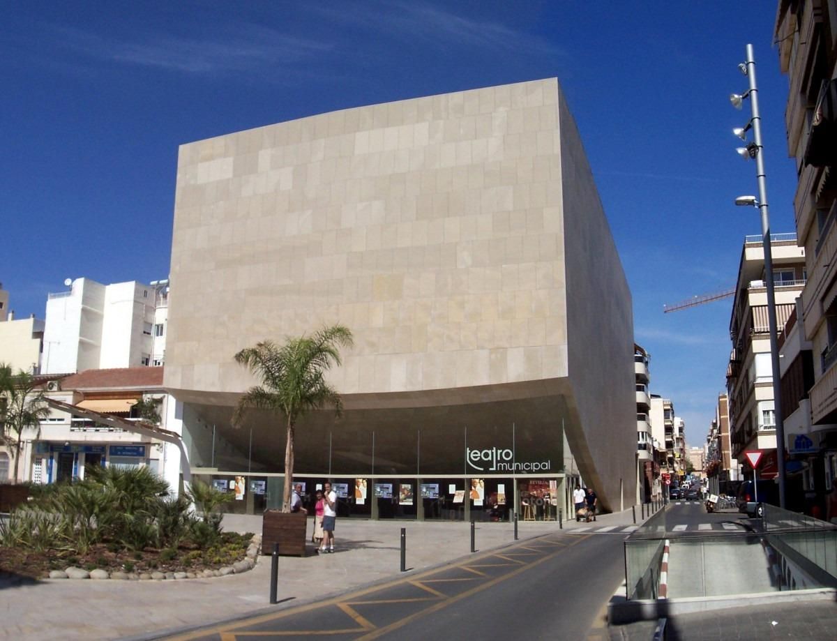 Vista exterior de Apartament en venda en La Pola de Gordón  amb Calefacció, Balcó i Alarma