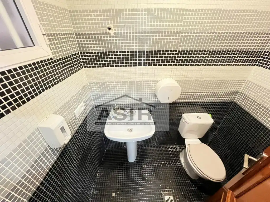 Local comercial de lloguer a Casc Urbà, imagen 15
