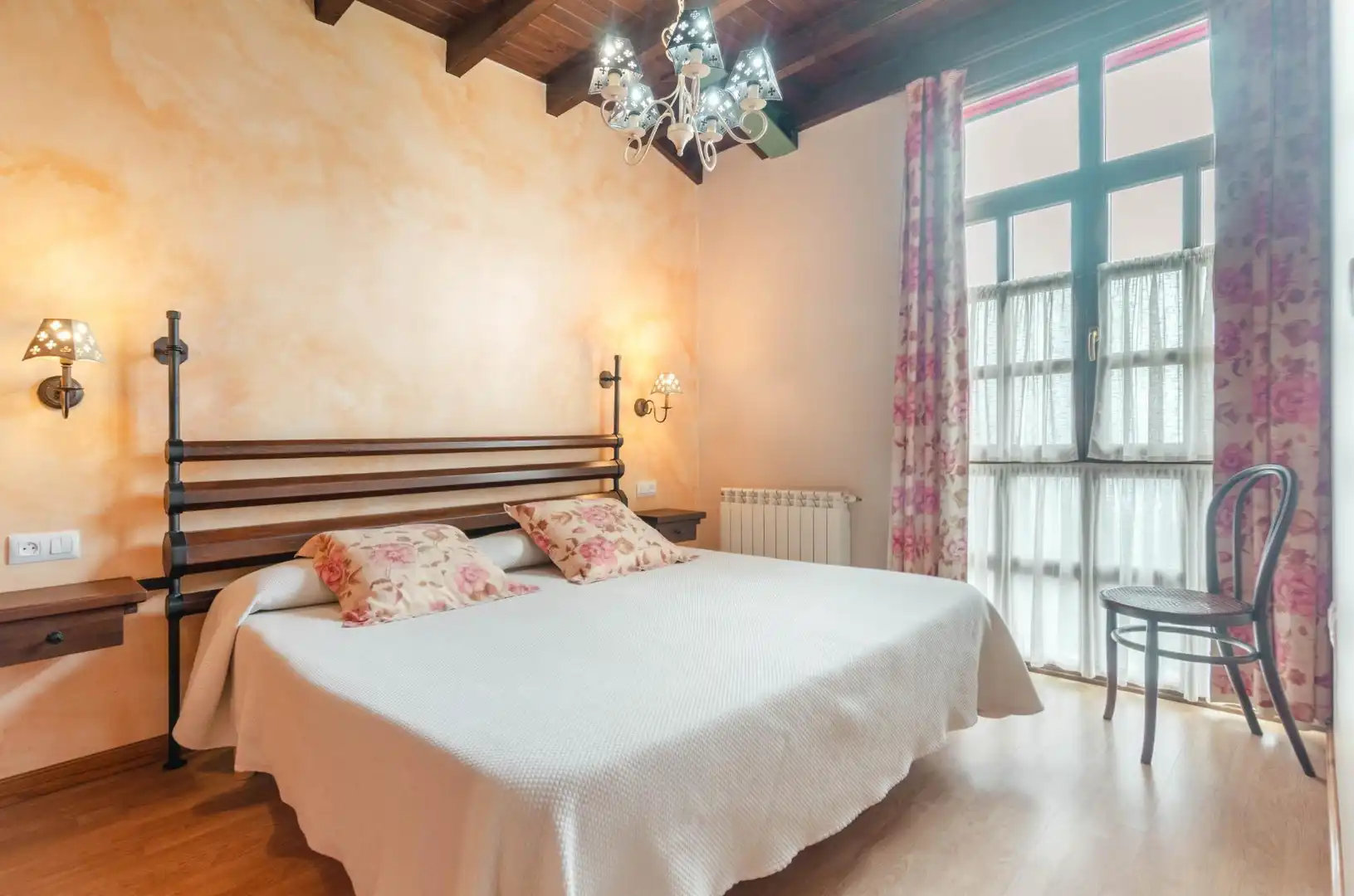Habitación de Edificio en venta en Parres, Asturias