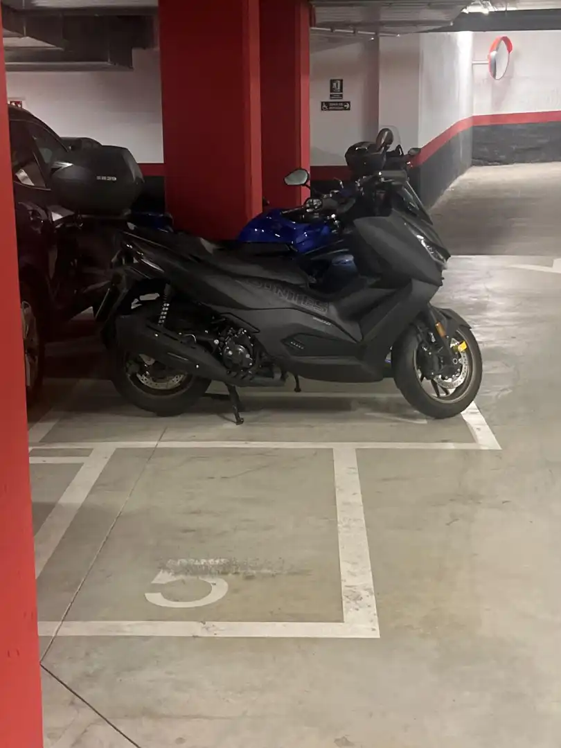 Moto amb ascensor en venda a Centre, imagen 2