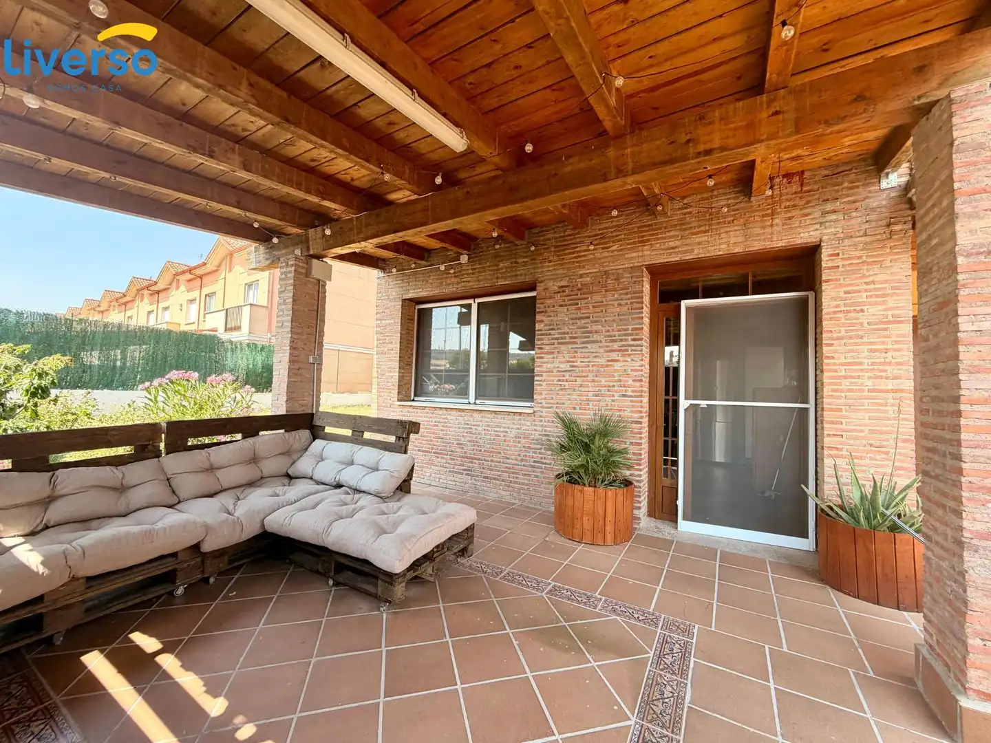 Terrassa de Casa adosada en venda en Alfoz de Quintanadueñas amb Calefacció, Terrassa i Traster