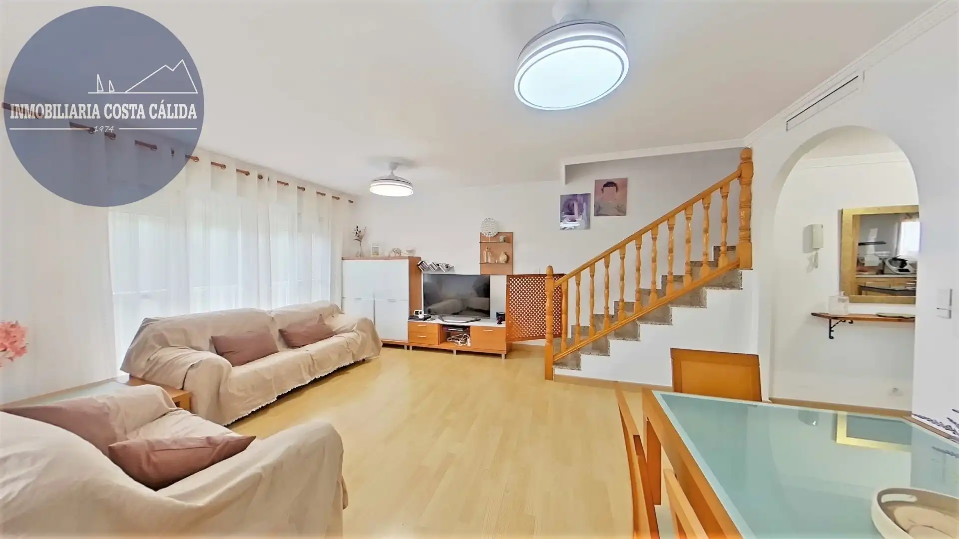 Sala de estar de Dúplex en venta en Águilas con Terraza, Trastero y Amueblado