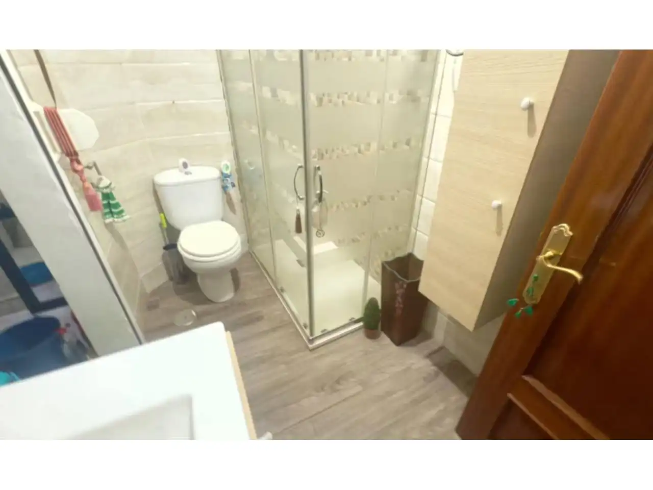 Bathroom of Flat for sale in Ourense Capital   with Heating, Private garden and Parquet flooring