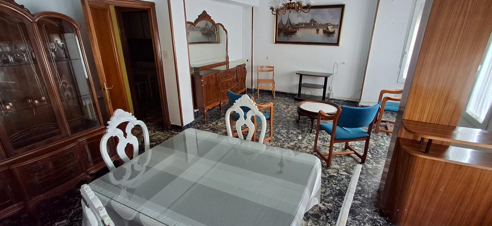 Menjador de Pis en venda en Villena amb Calefacció i Balcó
