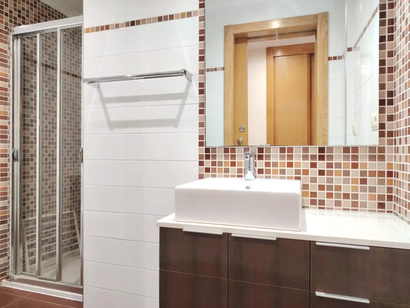 Baño de Apartamento en venta en Nigrán con Calefacción, Terraza y Balcón