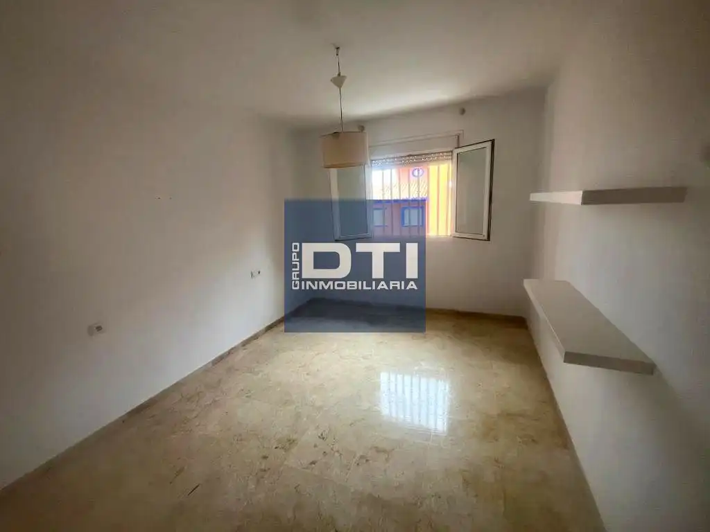 Habitación de Casa o chalet en venta en Castilleja de Guzmán con Aire acondicionado, Terraza y Piscina
