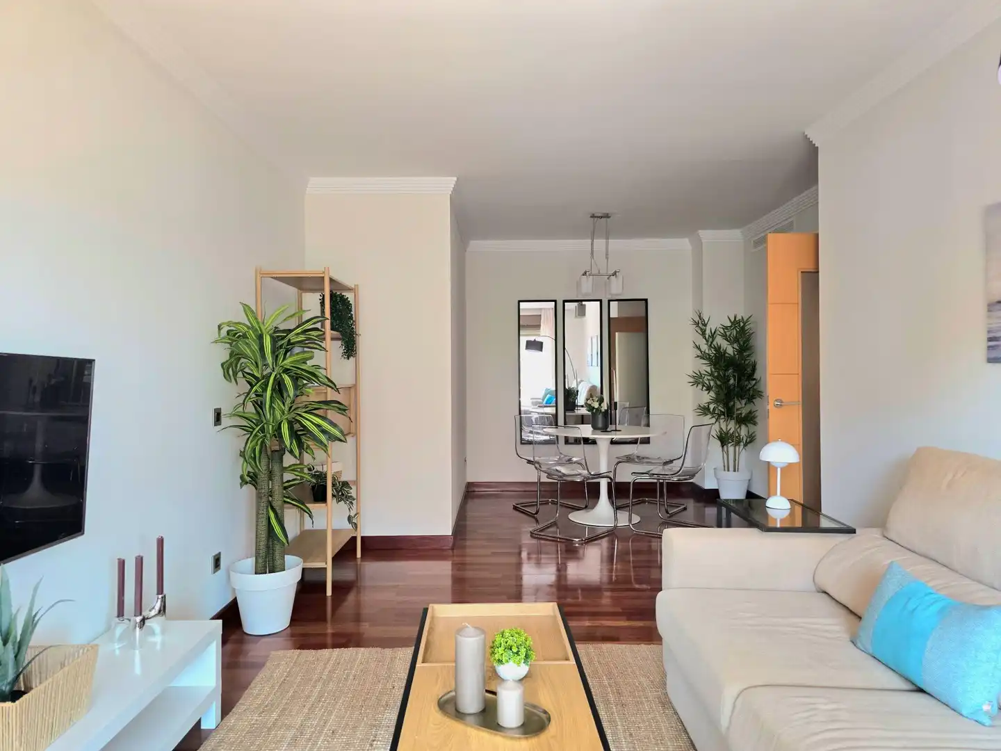 Sala de estar de Apartamento de alquiler en Torremolinos con Aire acondicionado, Calefacción y Jardín privado