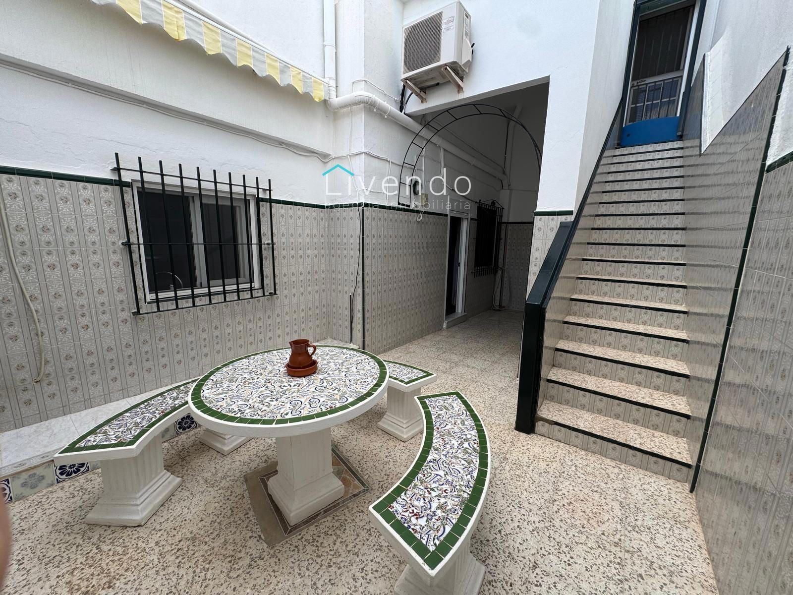 Vista exterior de Casa adosada en venta en Chiclana de la Frontera