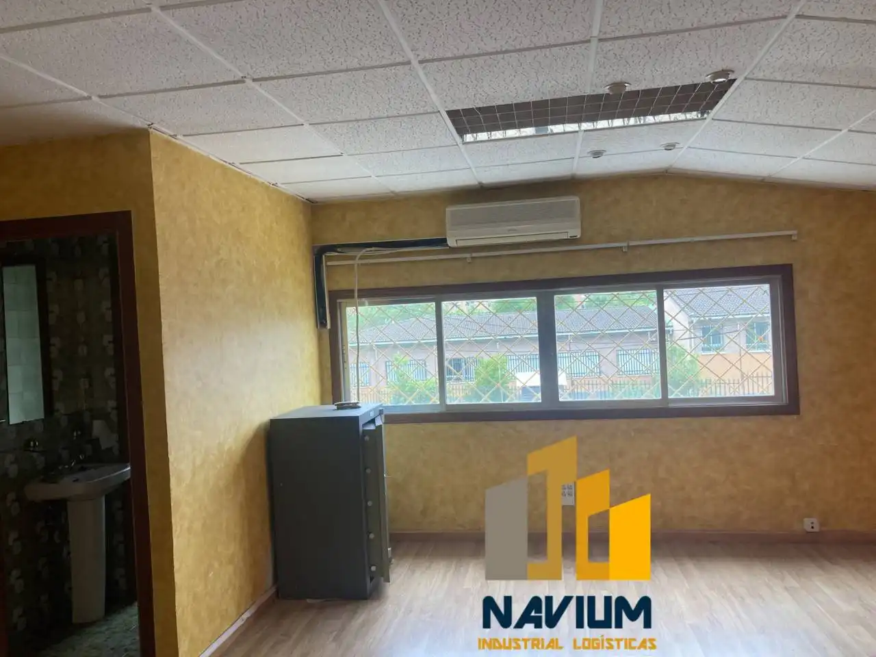 Industrial building to rent in Barrio de la Estación, imagen 12