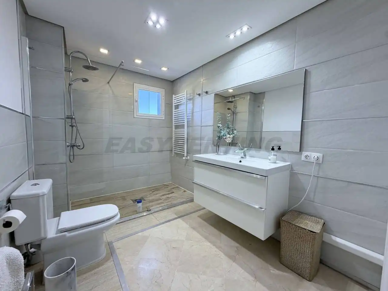 Bathroom of Detached homes for rent in La Alcaidesa  with Air Conditioner, Terrace and Furnished