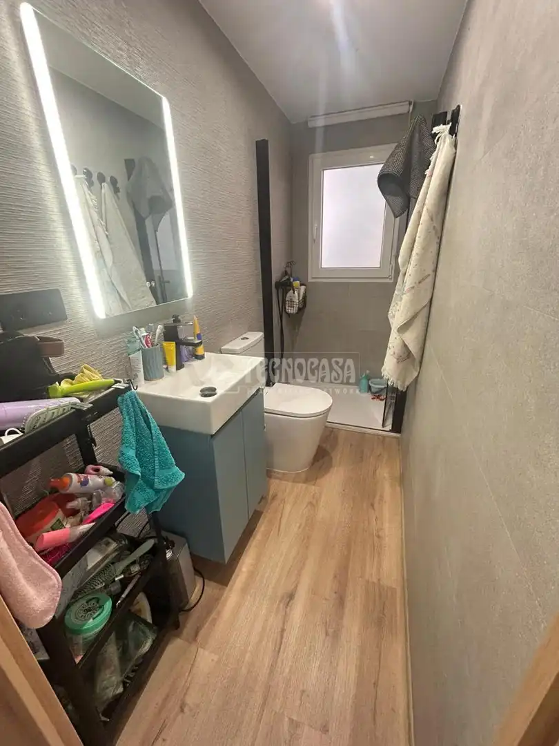 Bathroom of Flat for sale in Sevilla  with Terrace