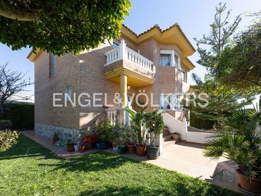 Casa amb jardí en venda a El Vedat - Santa Apolonia