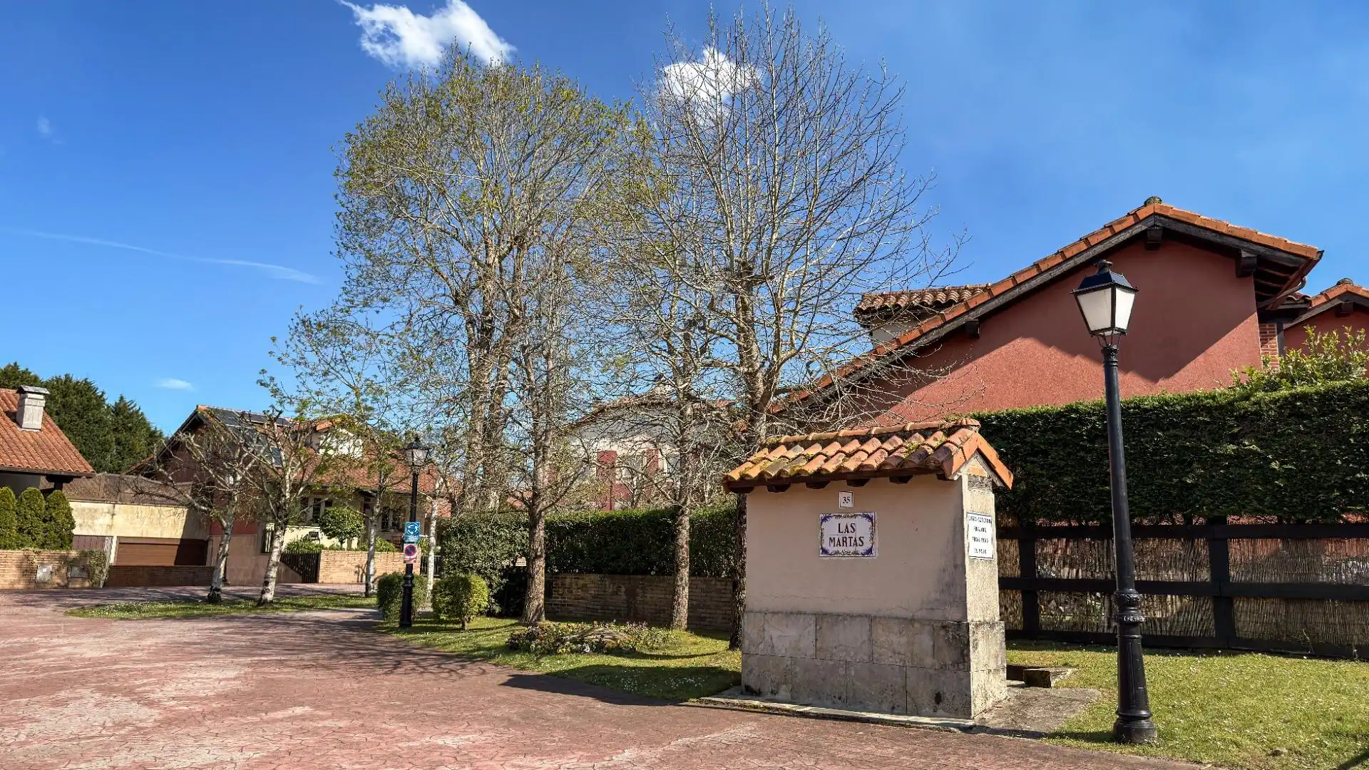 Vista exterior de Apartamento en venta en Comillas (Cantabria) con Calefacción, Terraza y Trastero