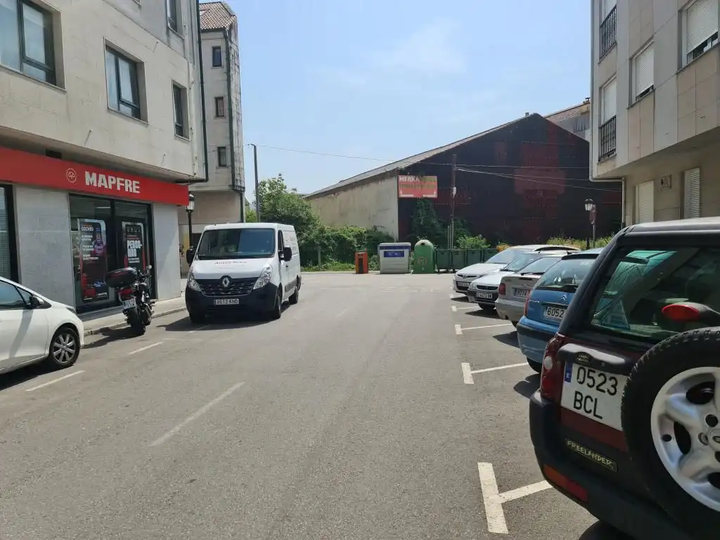 Parking of Commercial properties for sale in Padrón