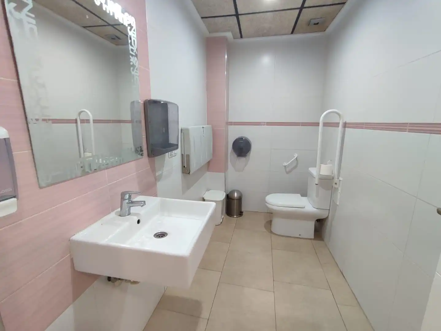 Badezimmer von Geschaftsraum zum Verkauf in Betxí mit Klimaanlage