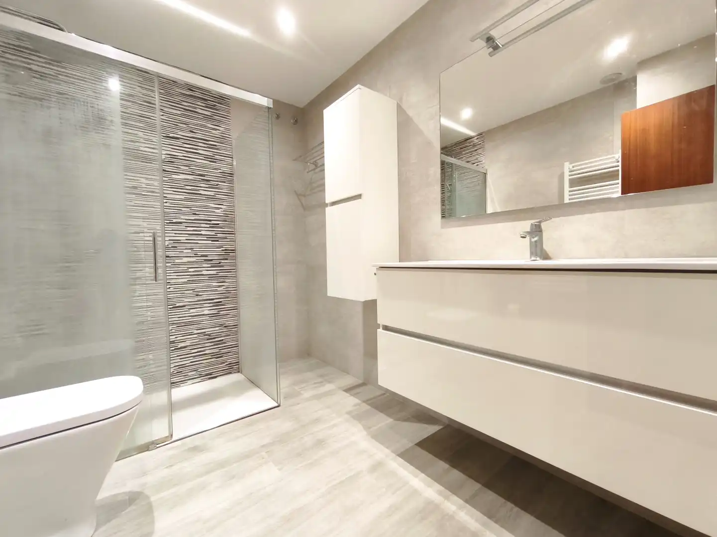 Bathroom of Attic for sale in  Logroño  with Heating, Parquet flooring and Terrace