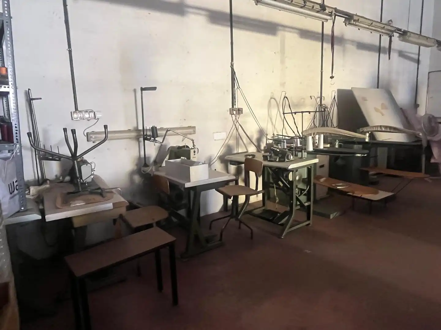 Industrial building for sale in Calle Chilluévar, imagen 2