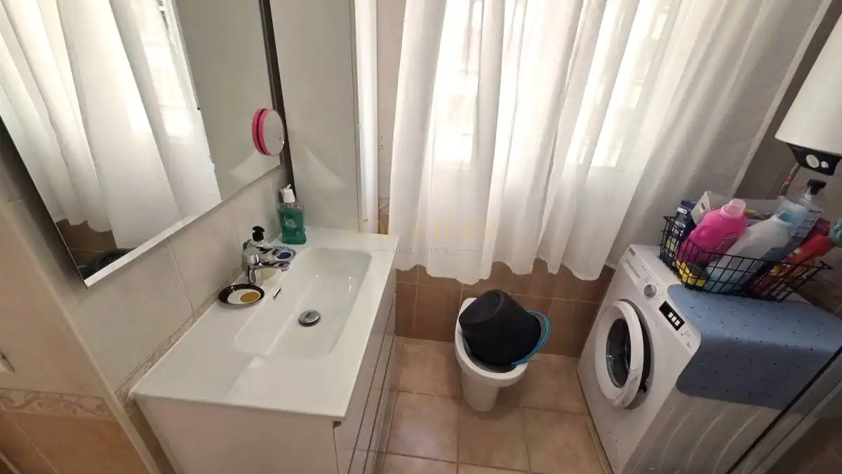 Bany de Apartament en venda en Torremolinos amb Aire condicionat, Calefacció i Moblat
