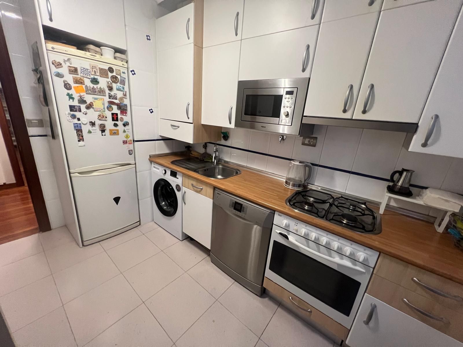 Kitchen of Flat for sale in Bilbao   with Heating and Storage room