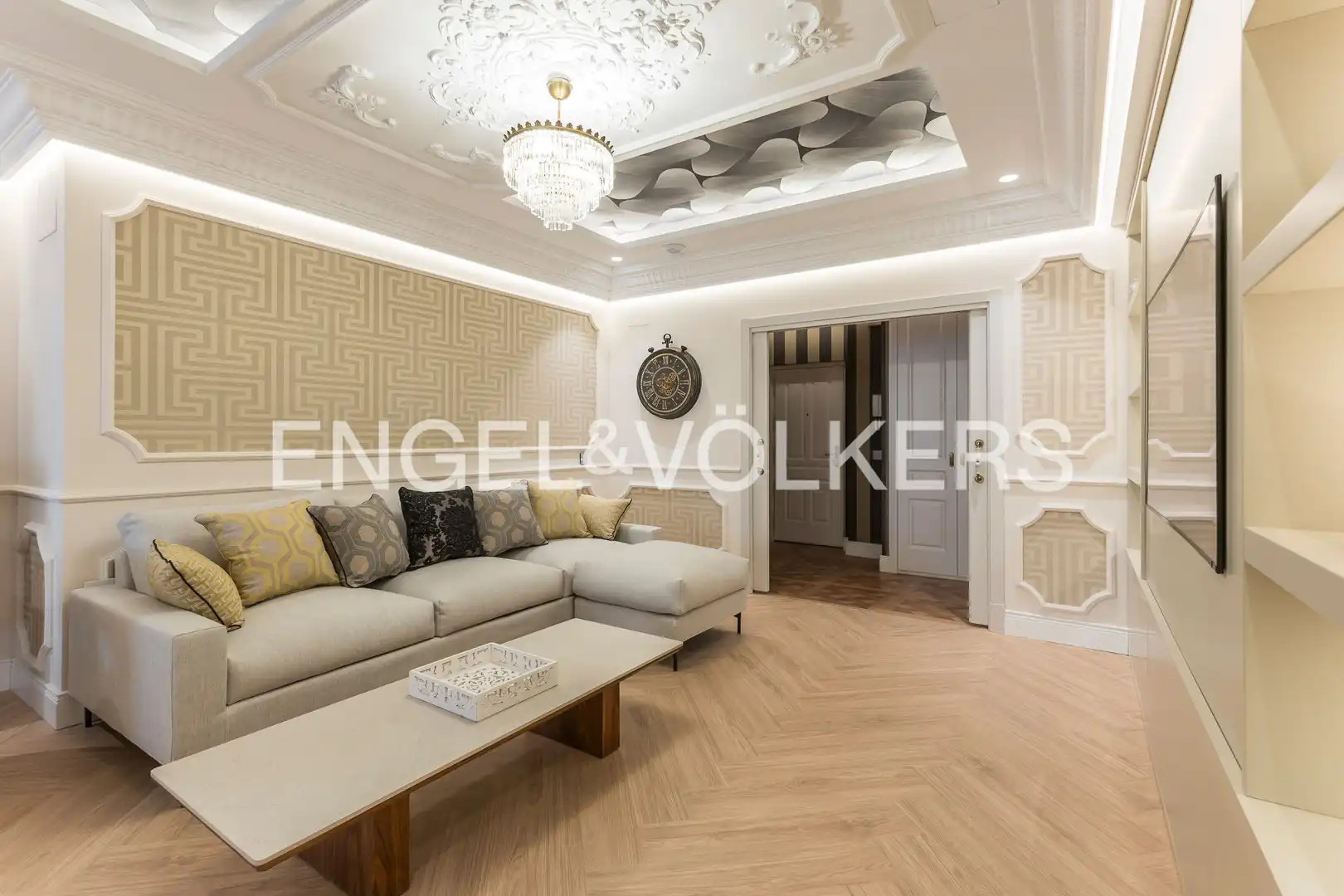 Piso con ascensor en venta en Calle de Guzmán el Bueno, imagen 8