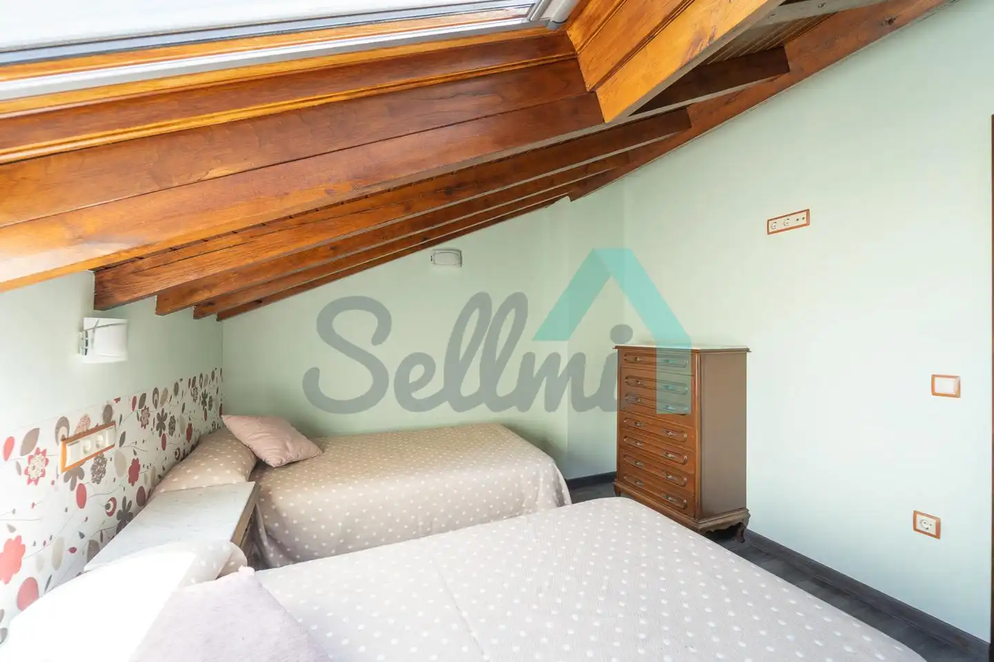 Schlafzimmer von Einfamilien-Reihenhaus zum Verkauf in Teverga mit Abstellraum