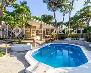 Vista exterior de Casa o xalet de lloguer en Gavà amb Aire condicionat, Calefacció i Jardí privat