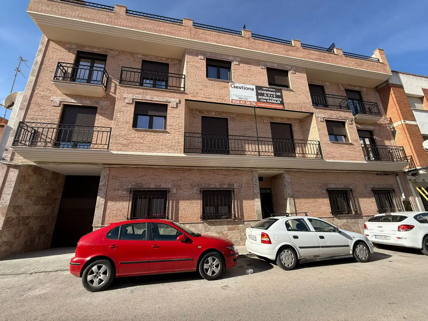 Vista exterior de Ático en venta en Tomelloso con Calefacción, Terraza y Balcón