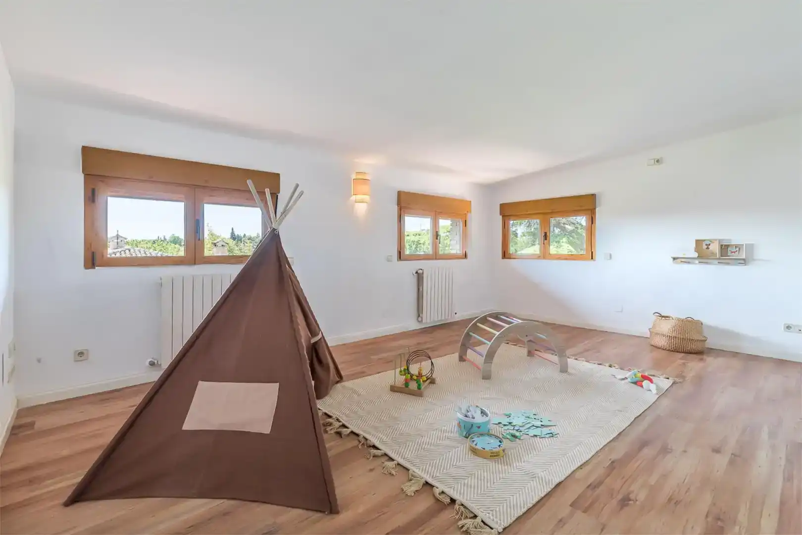 Living room of Houses for sale in Boadilla del Monte  with Air Conditioner, Swimming Pool and Balcony
