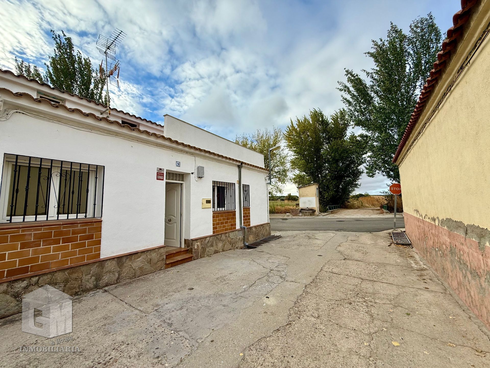 Vista exterior de Finca rústica en venta en Otero con Calefacción y Terraza