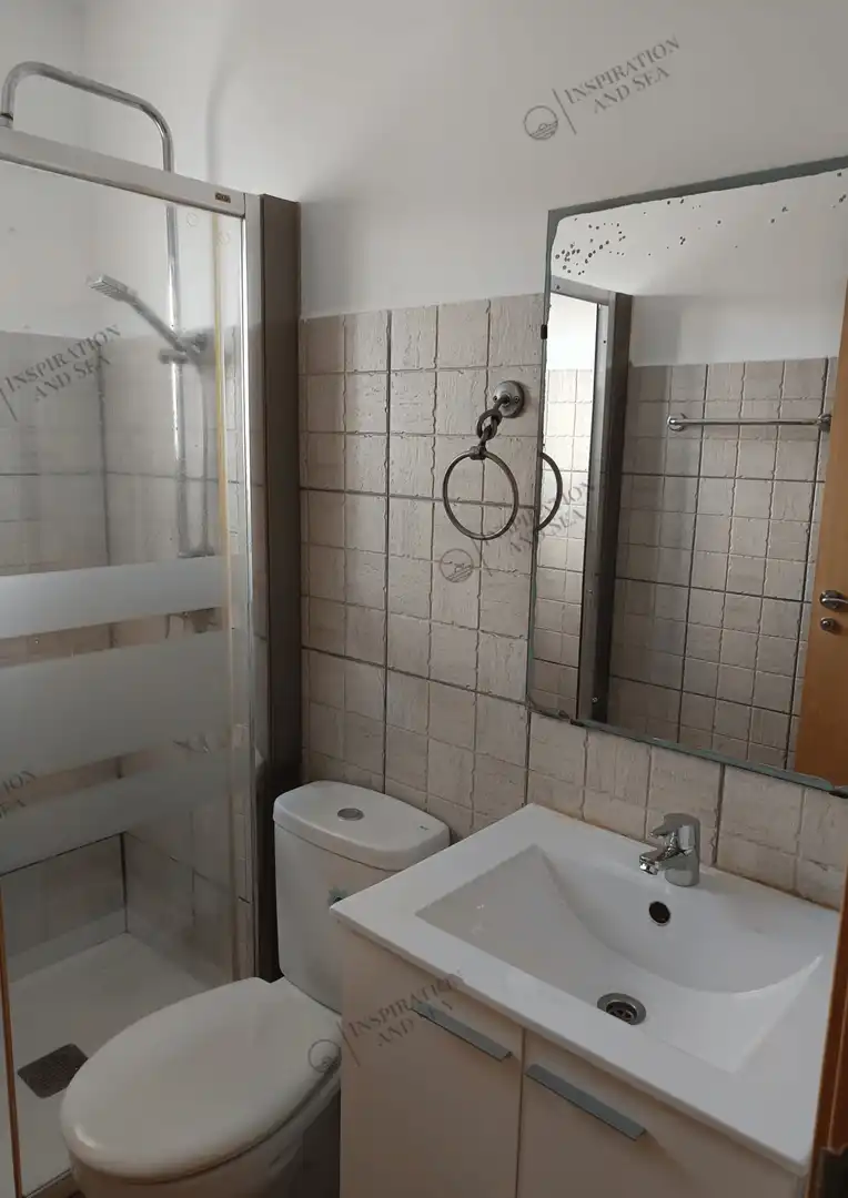 Baño de Piso de alquiler en Santa Eulària des Riu con Aire acondicionado, Terraza y Amueblado