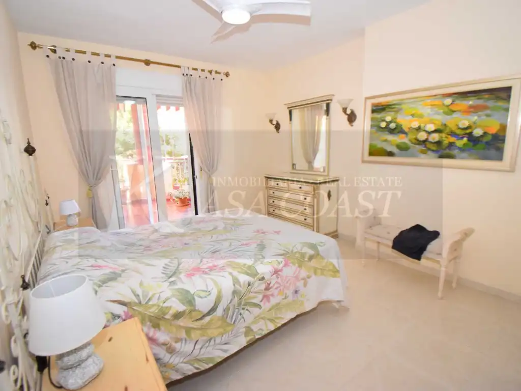 Bedroom of Flat for sale in Fuengirola  with Air Conditioner, Private garden and Terrace
