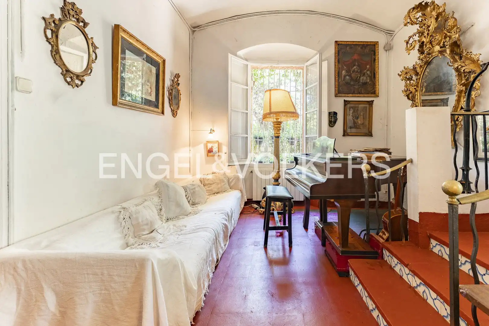 Sala d'estar de Casa o xalet en venda en Sant Andreu de Llavaneres amb Calefacció, Jardí privat i Terrassa