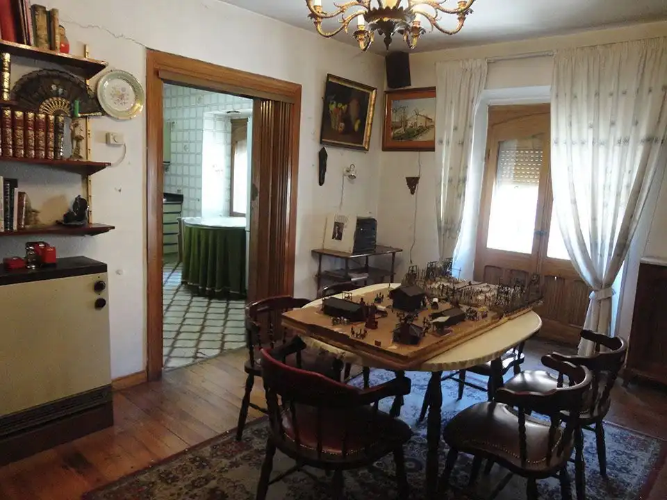 Comedor de Edificio en venta en Salas de los Infantes