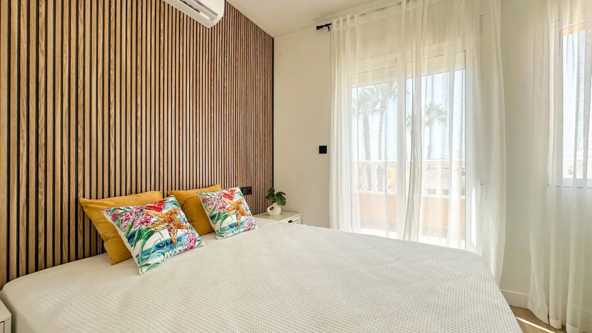 Habitación de Finca rústica en venta en Orihuela con Jardín privado, Terraza y Amueblado