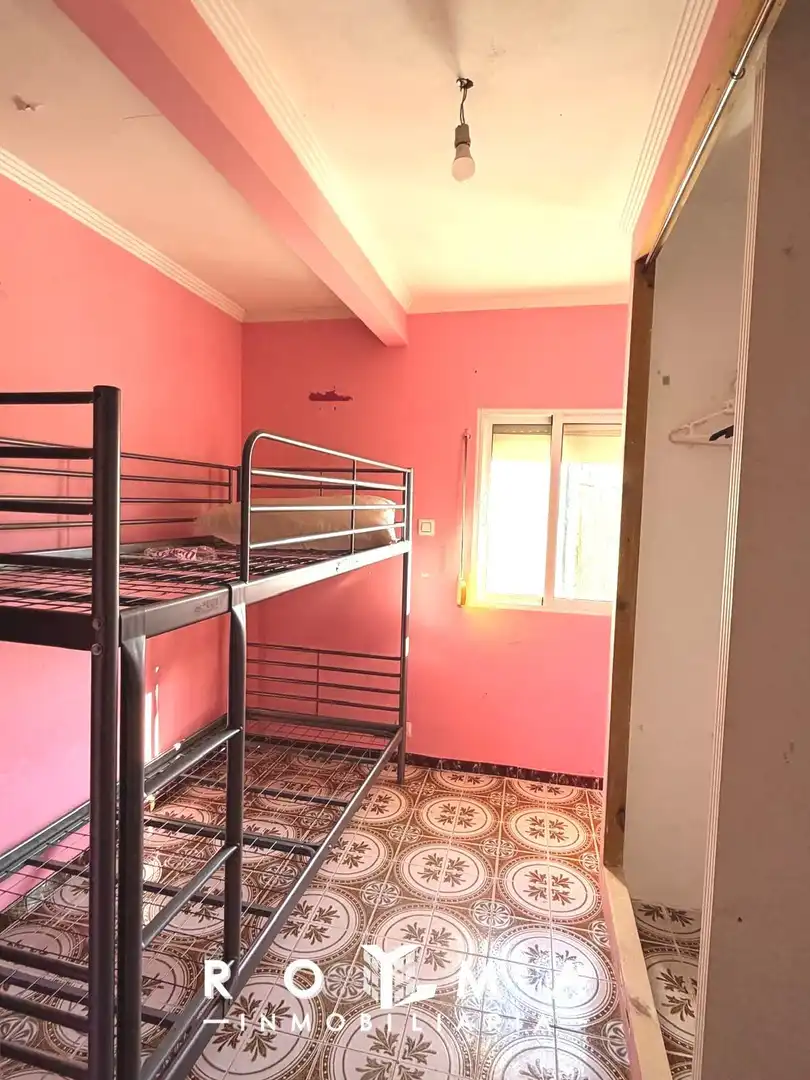 Habitación de Casa adosada en venta en Lebrija con Trastero
