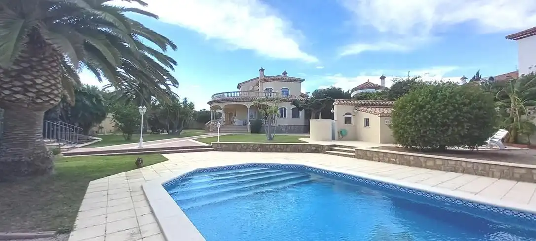 Piscina de Casa o xalet en venda en Mont-roig del Camp amb Aire condicionat, Calefacció i Jardí privat