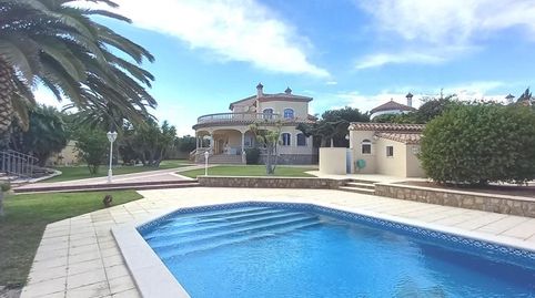 Chalet independiente de 450m en Miami Platja