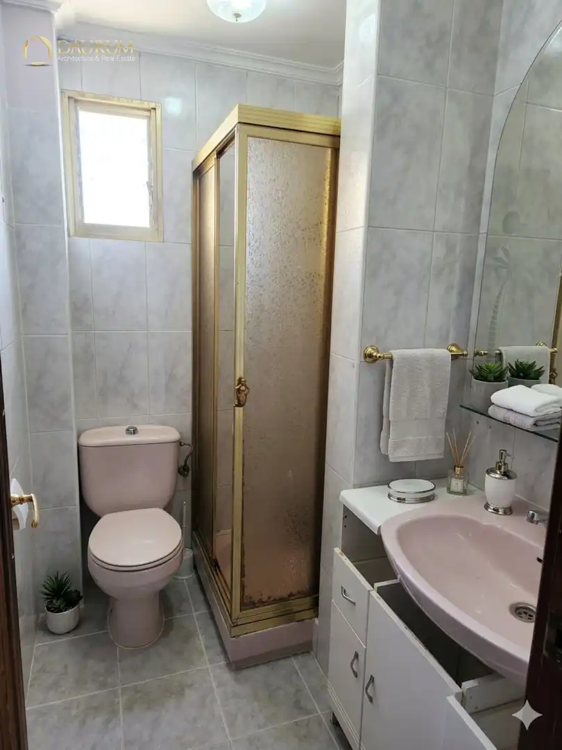 Bathroom of Flat for sale in Sevilla  with Heating